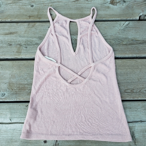 L.A. Hearts key hole ribbed tank top - Picture 2 of 3